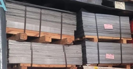 Recortes de lámina galvanizada